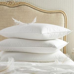 Pernă umplută cu puf de gâscă + fibră 70×70 cm